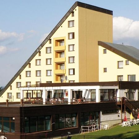Horsky Hotel Jelenovska S Bazenem V Cene Valašské Klobouky Exteriör bild