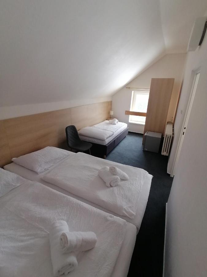 Horsky Hotel Jelenovska S Bazenem V Cene Valašské Klobouky Exteriör bild