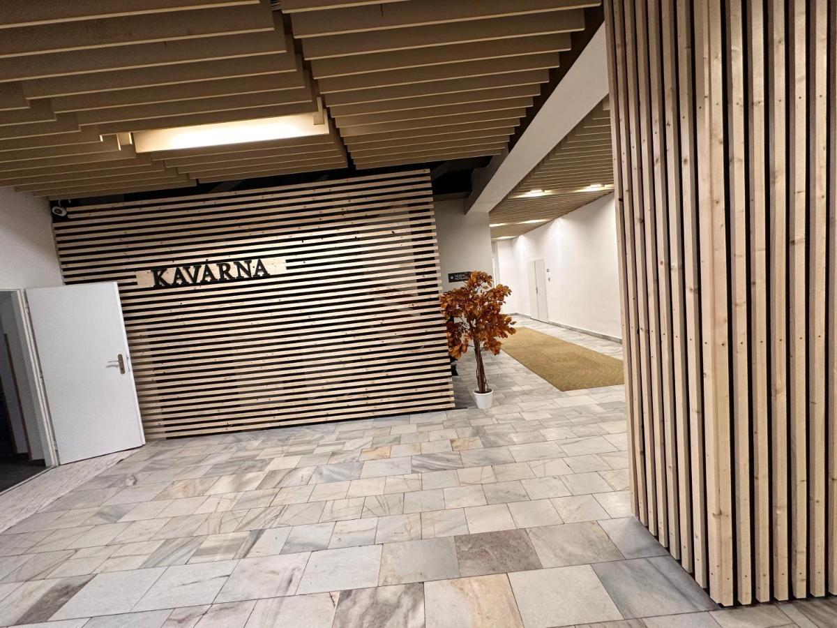 Horsky Hotel Jelenovska S Bazenem V Cene Valašské Klobouky Exteriör bild