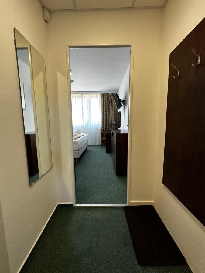 Horsky Hotel Jelenovska S Bazenem V Cene Valašské Klobouky Exteriör bild