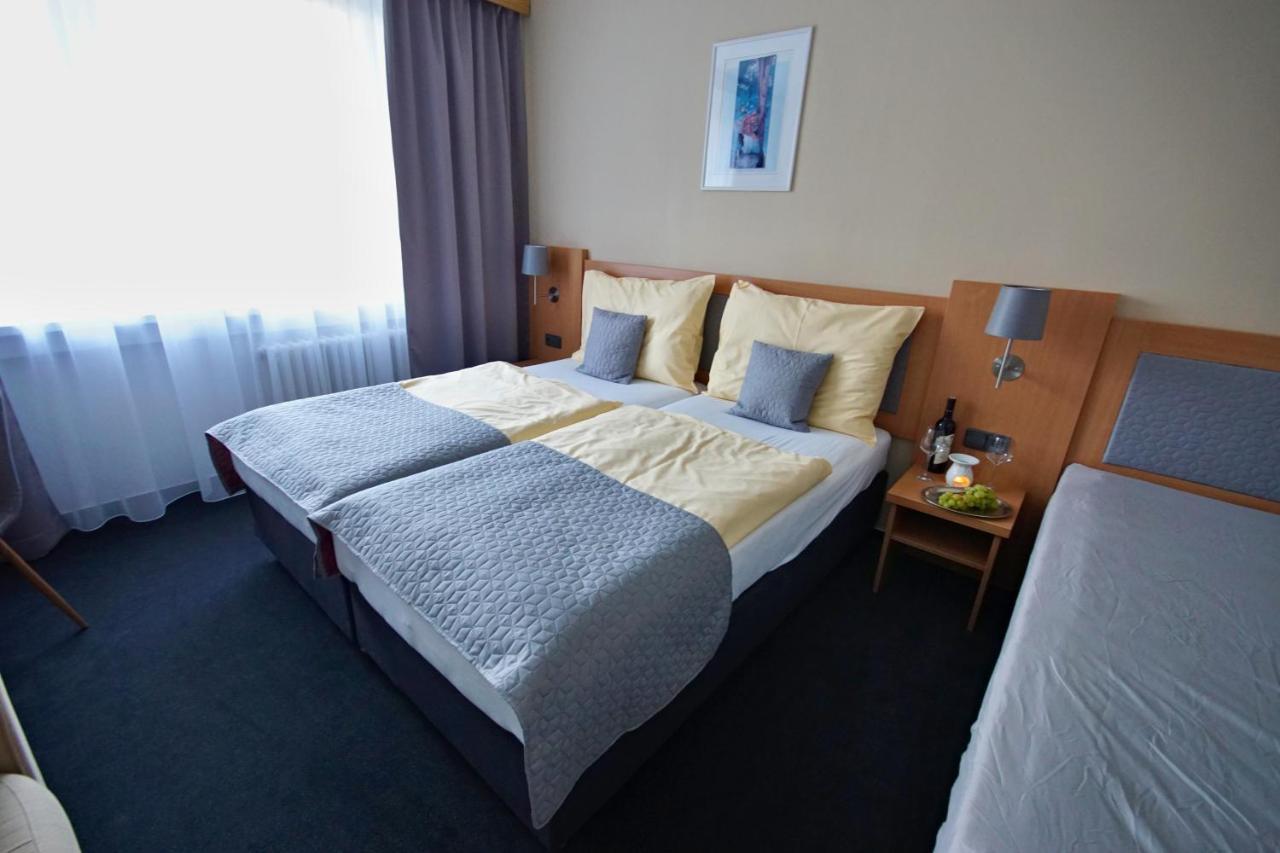 Horsky Hotel Jelenovska S Bazenem V Cene Valašské Klobouky Exteriör bild