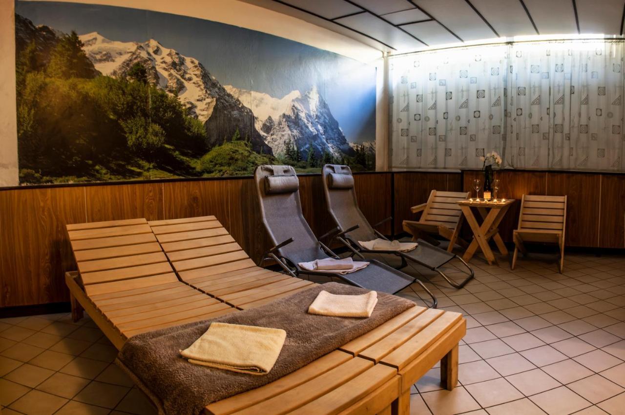 Horsky Hotel Jelenovska S Bazenem V Cene Valašské Klobouky Exteriör bild