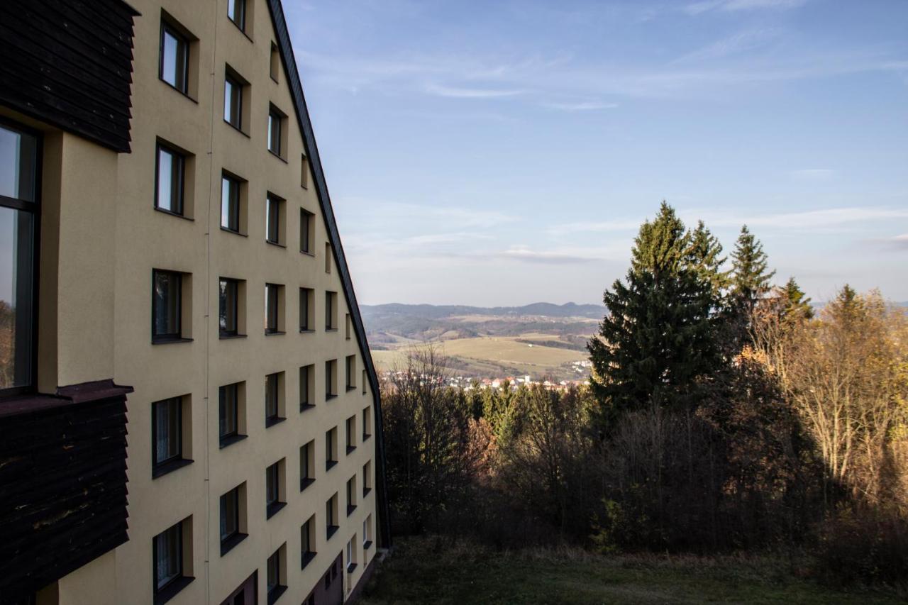 Horsky Hotel Jelenovska S Bazenem V Cene Valašské Klobouky Exteriör bild