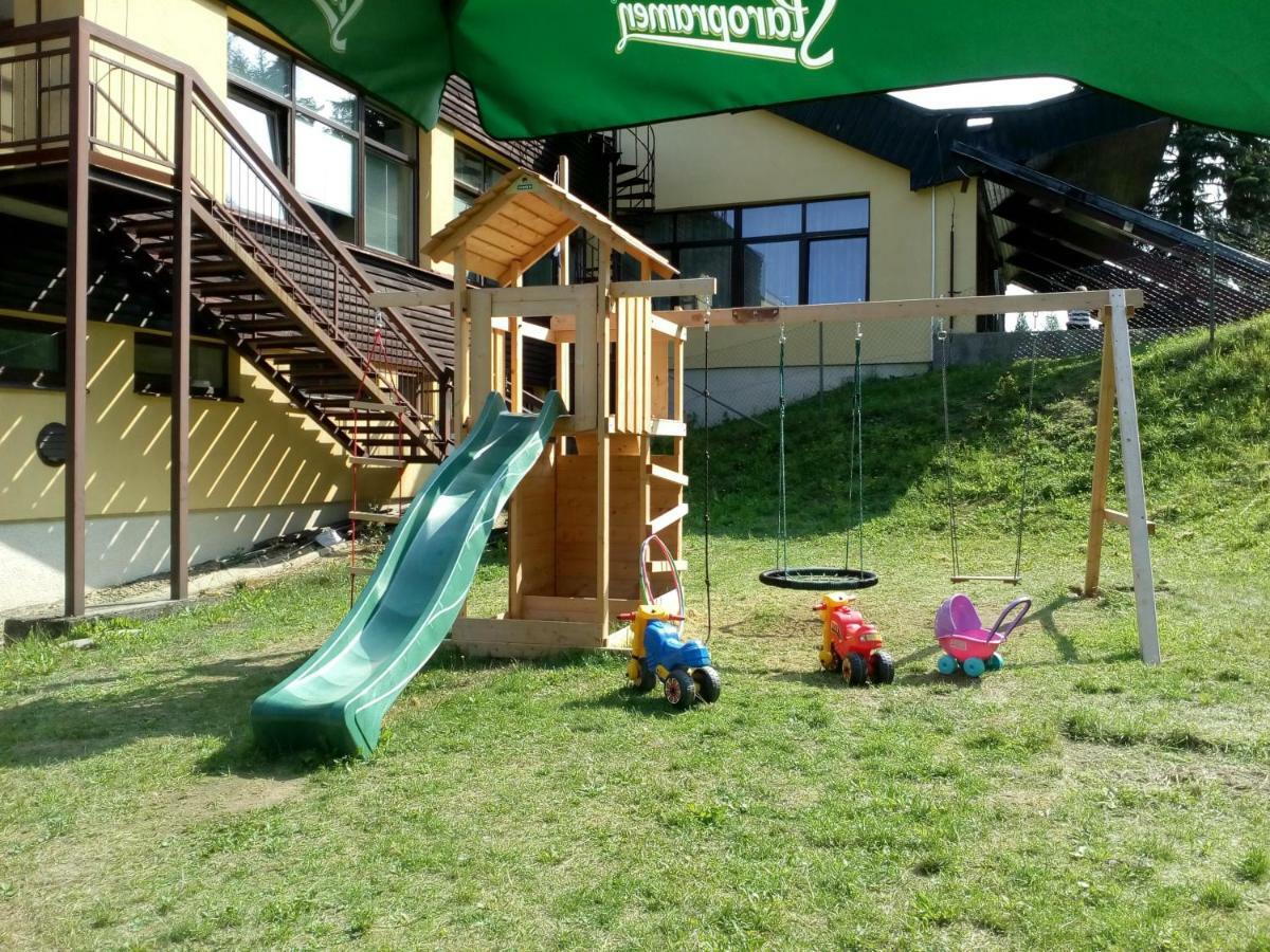Horsky Hotel Jelenovska S Bazenem V Cene Valašské Klobouky Exteriör bild
